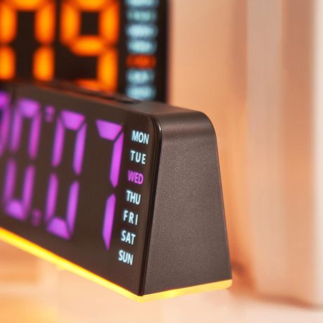 GH9001 Digital Alarm Clock With LED, Dual Alarm